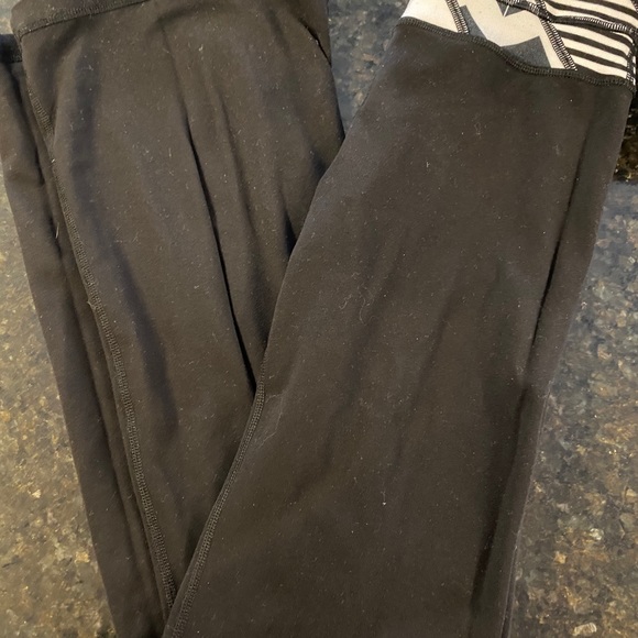 Lulu lemon reversible yoga pants - Picture 2 of 5